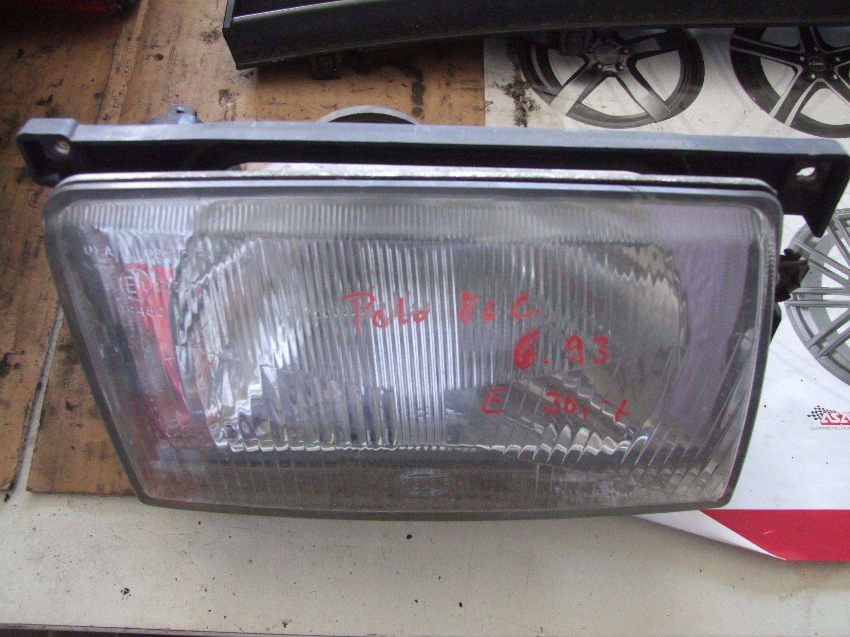 Scheinwerfer aus VW Polo 86C Hella 867941017 / 1AE006319121 (gebraucht)