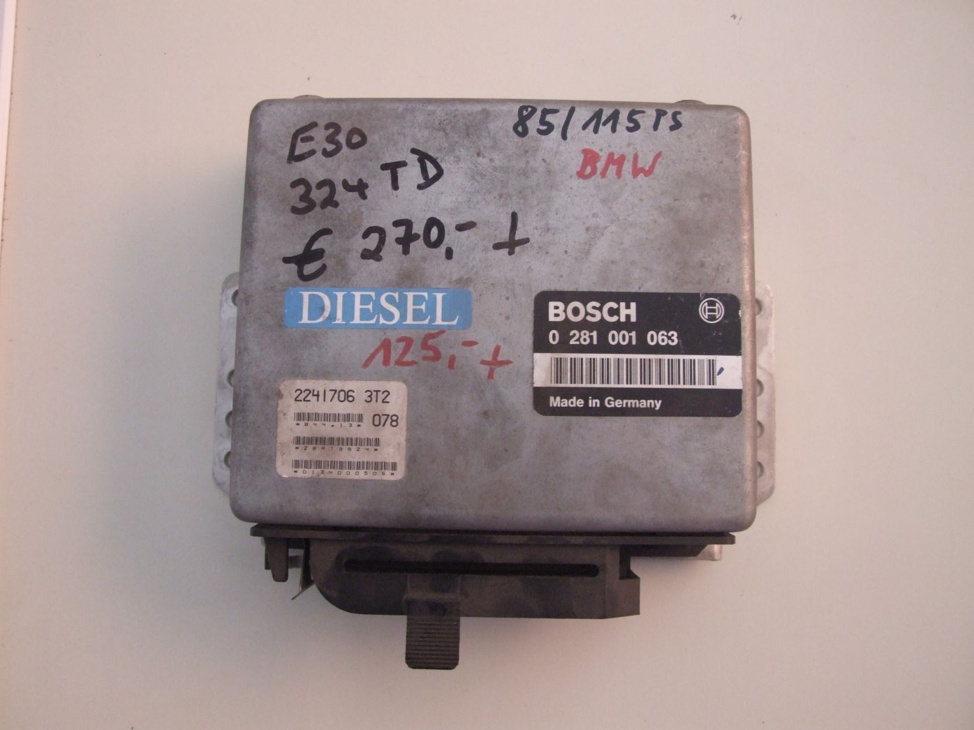 Steuergerät aus BMW E30 TD Bosch 0281001063 (gebraucht)